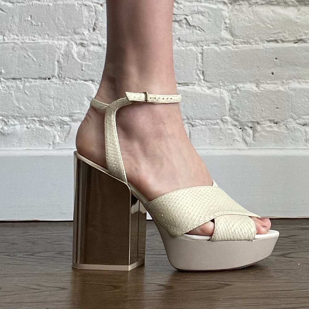 Hogan retro peep toe platform sandals white 37 7.5